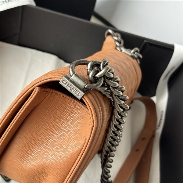 2026127214239457 700